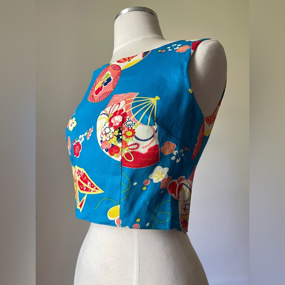 Trashy Diva by Candice Gwinn geisha fan, origami, umbrella print crop top size 6